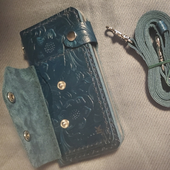 Hand crafted cell phone case with strap. - Picture 3 of 3